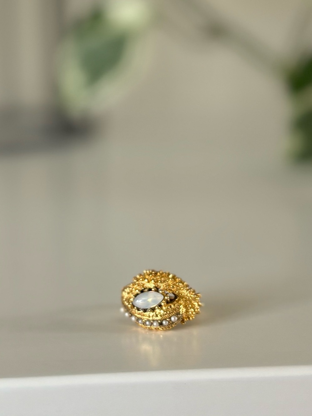 Gold Tone Rhinestone Oval Cocktail Ring
